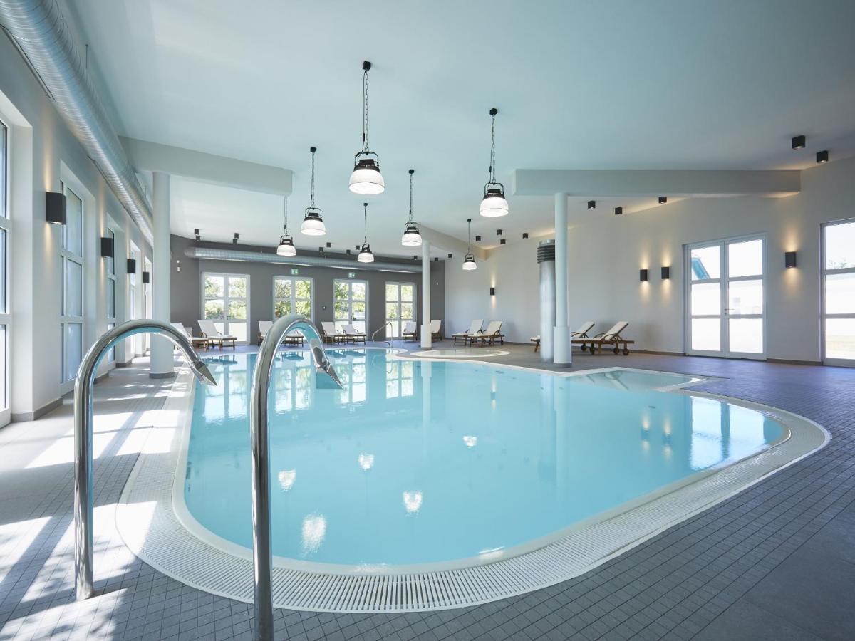 Reetland Am Meer - Premium Reetdachvilla Mit 3 Schlafzimmern, Sauna Und Kamin F27 Dranske Exterior foto